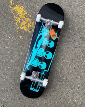 Skate Completa Alien Workshop 3 - 8.25